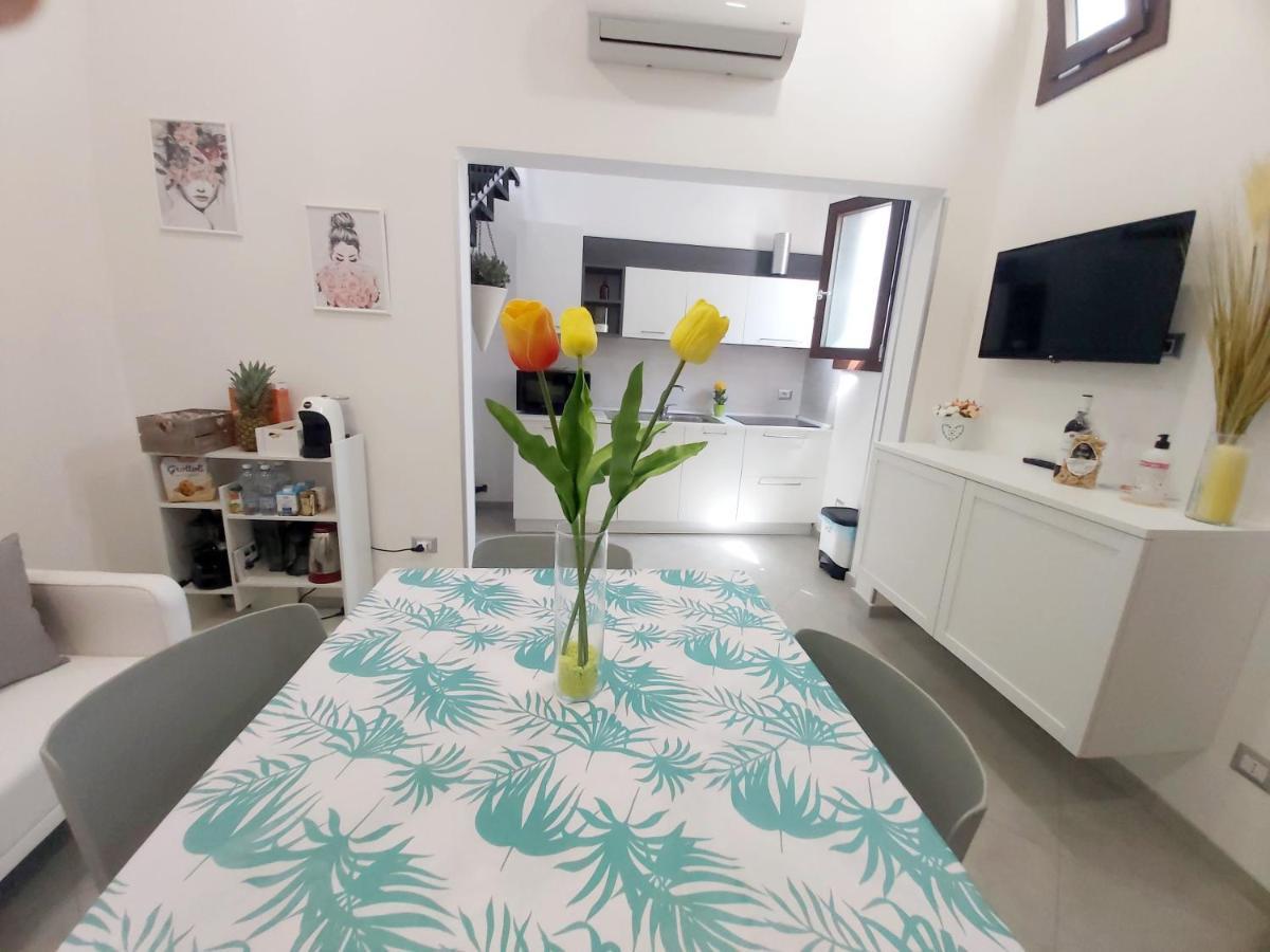 Dimora Asmara 11 15 Daire Brindisi Dış mekan fotoğraf