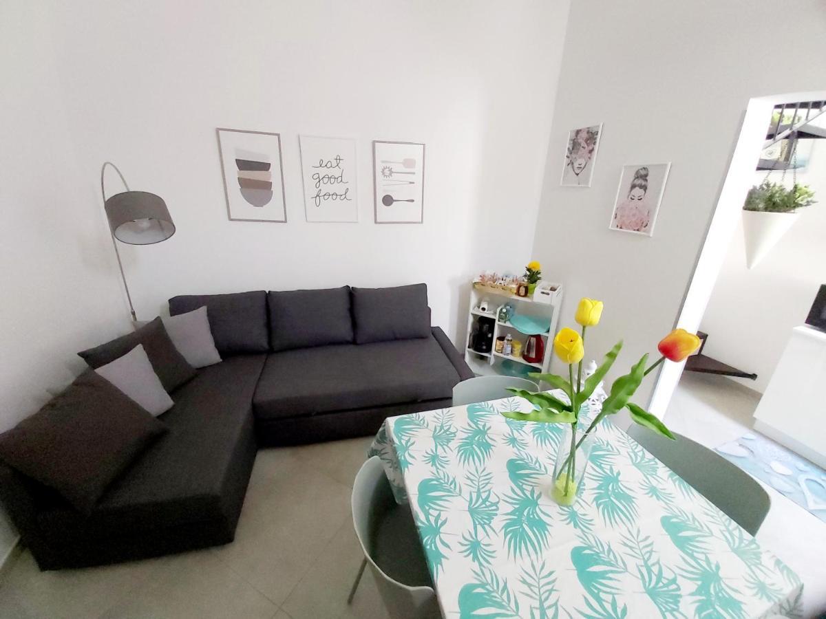 Dimora Asmara 11 15 Daire Brindisi Dış mekan fotoğraf